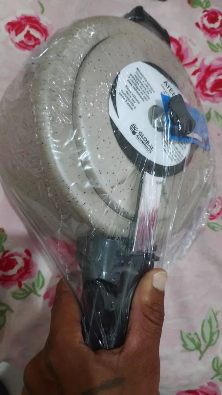 Panela de pressão antiaderente 2,5l - Foto 2