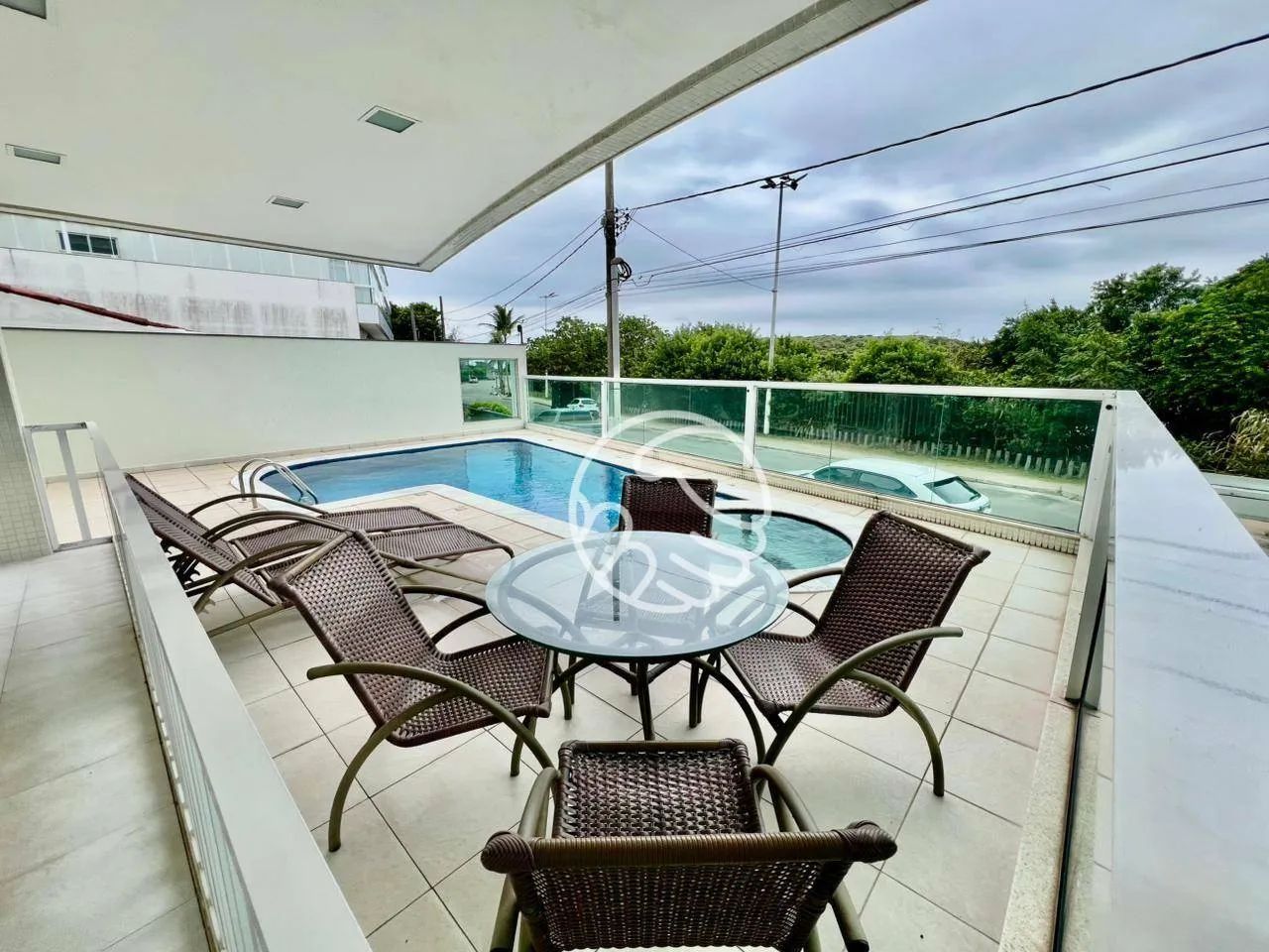 Apartamento com 3 quartos à venda na região da Enseada Azul