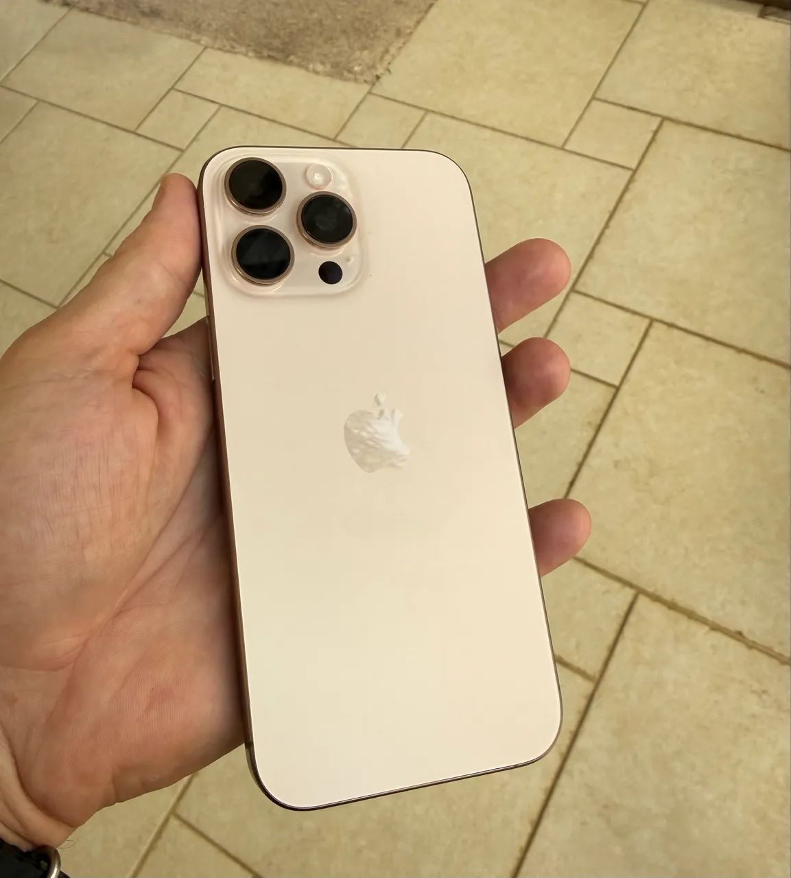 iPhone 16 Pro Max 256 - Titanium Desert - Foto 2