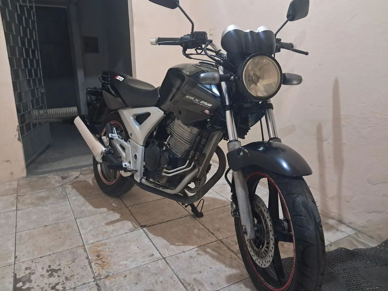 Cbx 250 - Foto 2