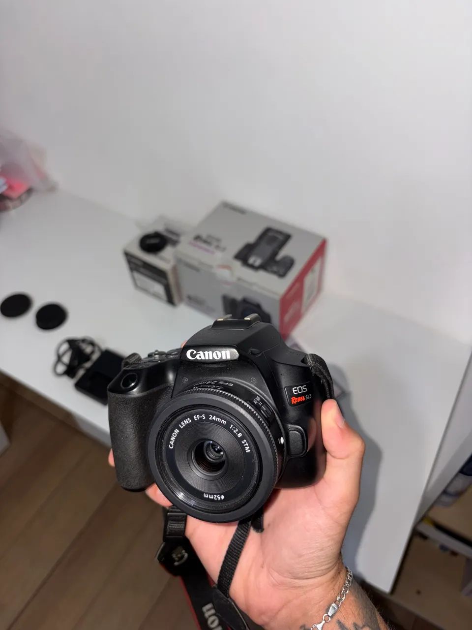 Camera Canon SL3 + lente 24mm f/2.8 + lente do kit 18-55 + acessórios - Foto 5