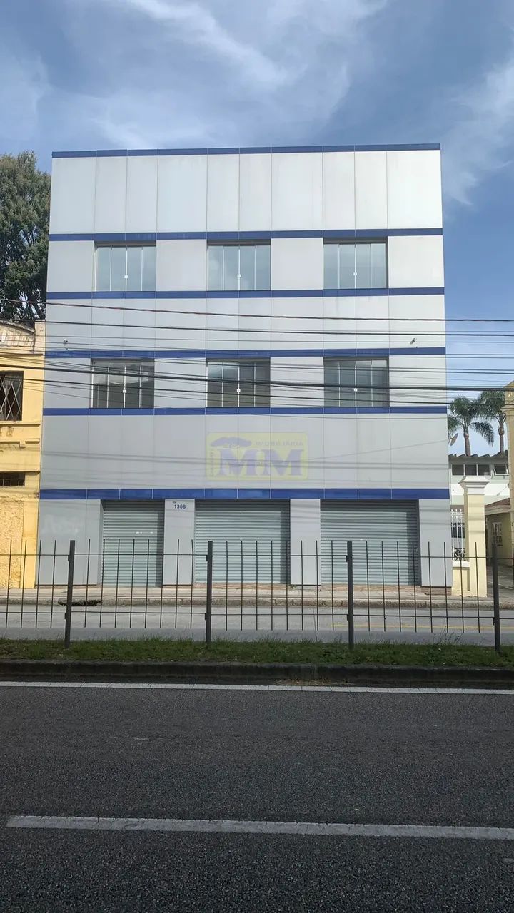 Prédio comercial com 1.300m² na Marechal em Curitiba