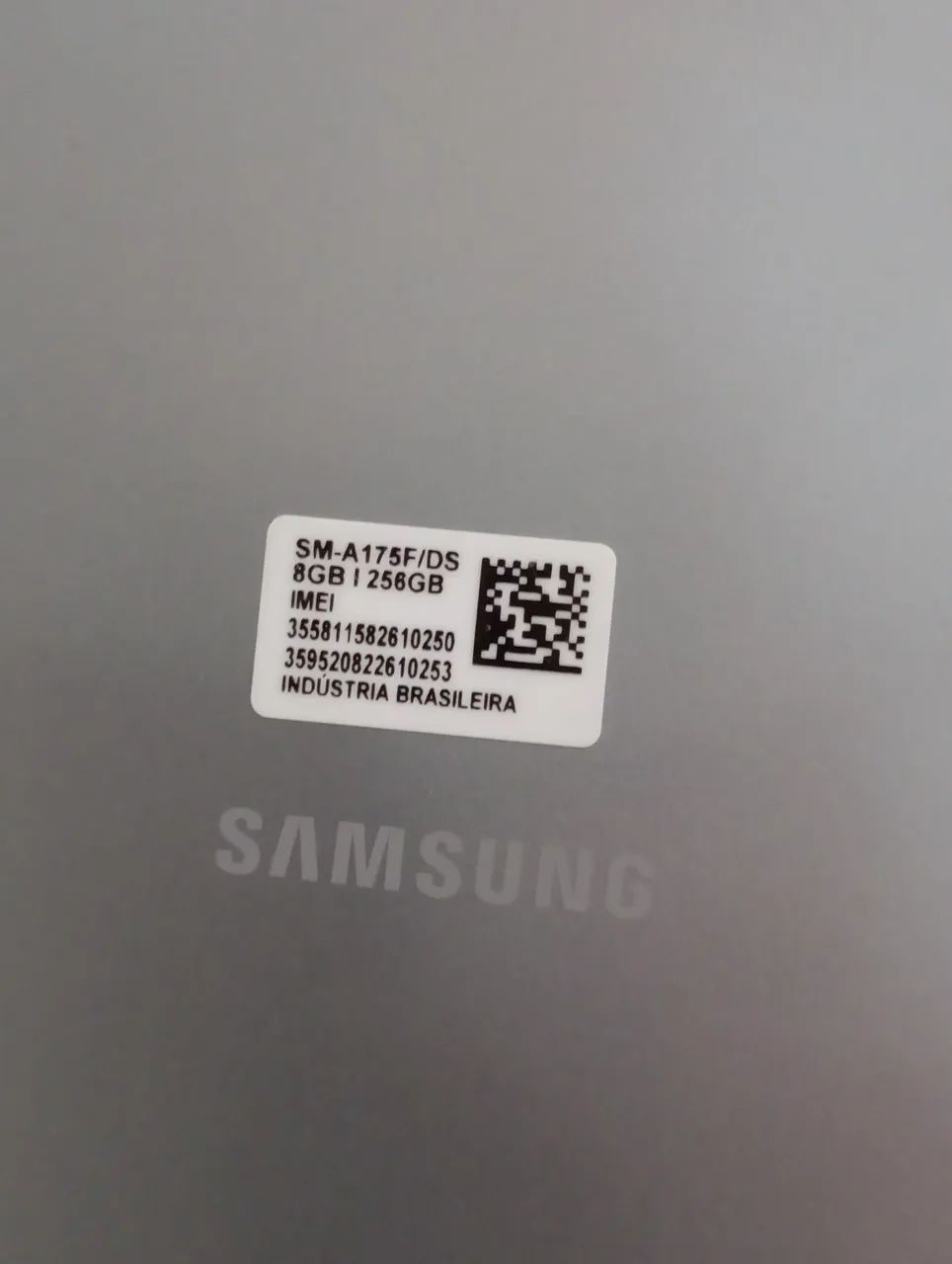  Celular Samsung Galaxy A17  2 meses de uso