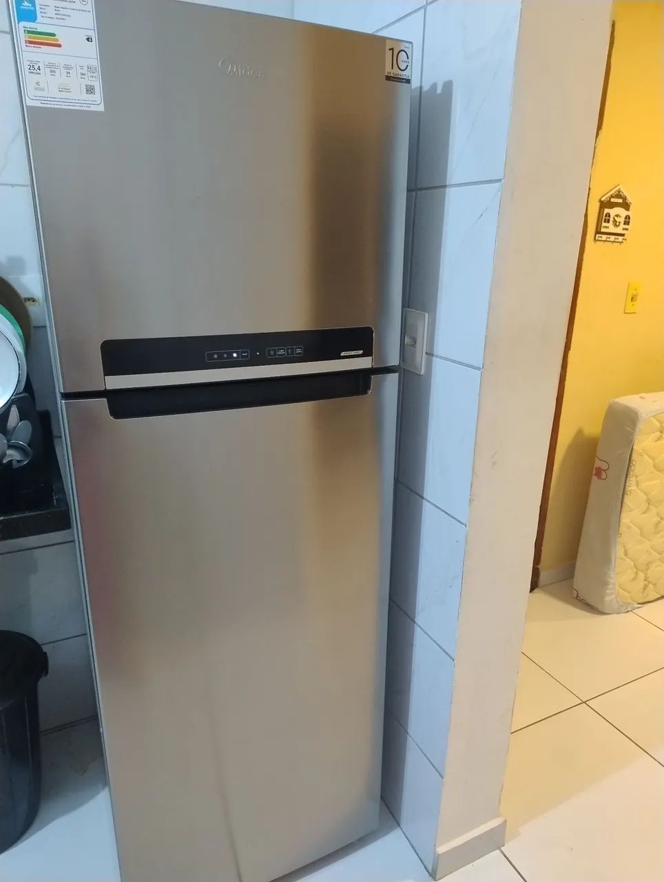 Geladeira Midea com apenas 4 meses de uso - Foto 3