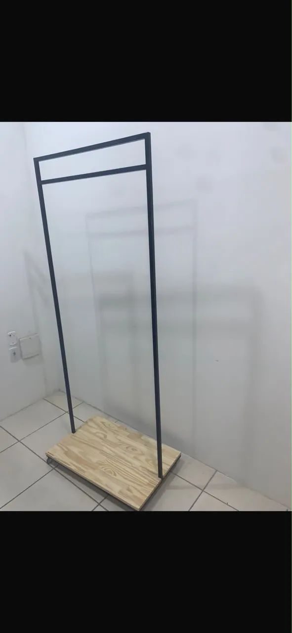 Arara/ Sapateira com rodinha