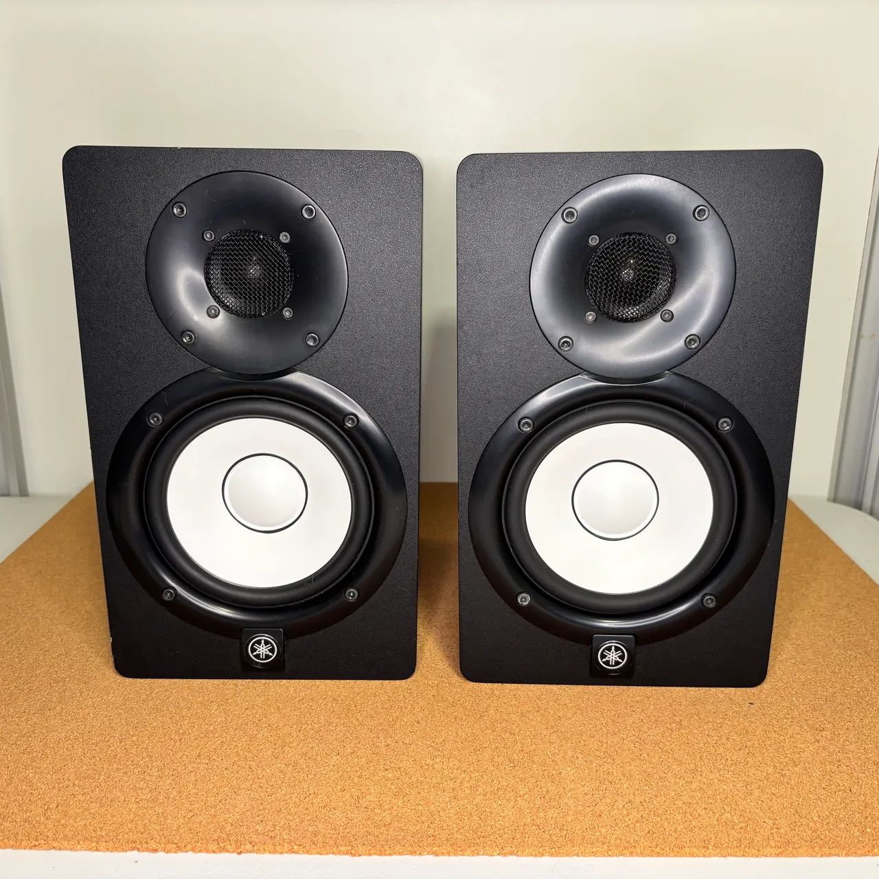 Par Yamaha HS5 Monitores de Referência + Cabos | Ótimo Estado