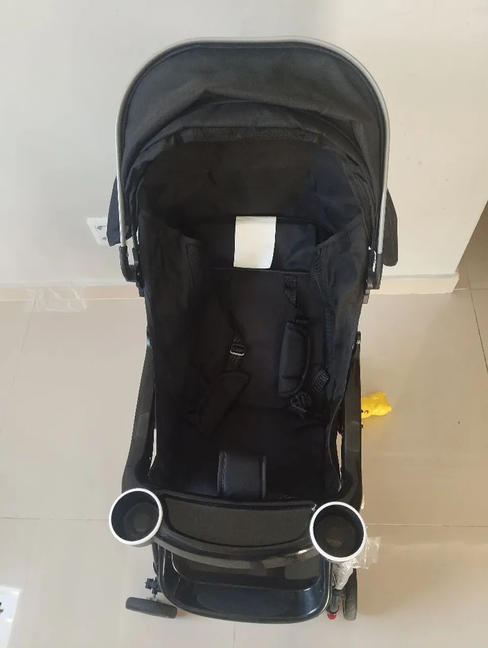 CARRINHO DE PASSEIO obs:barato pq ta sem a rodinha da frente - Foto 2