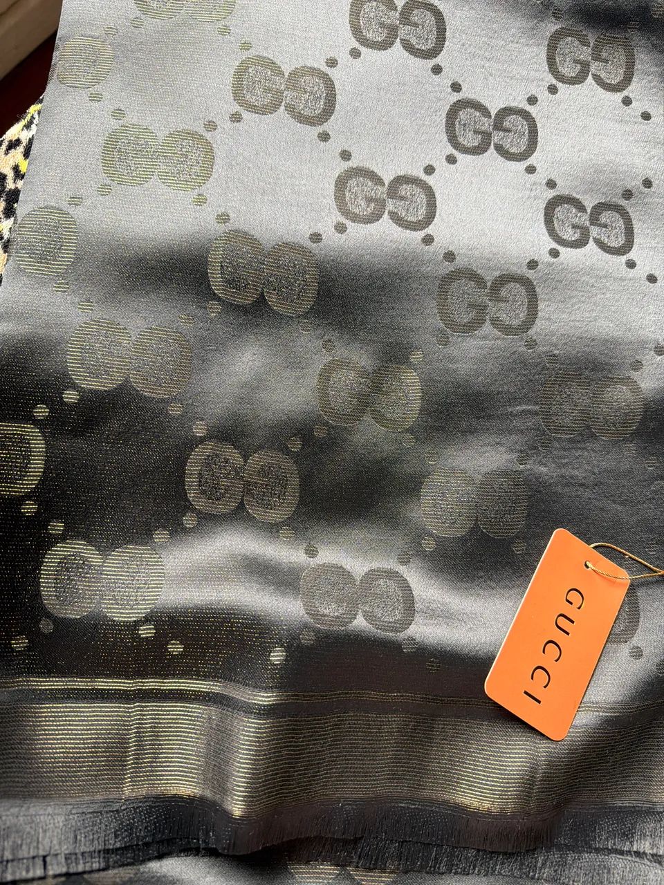 Lenço Gucci preto  - Foto 4
