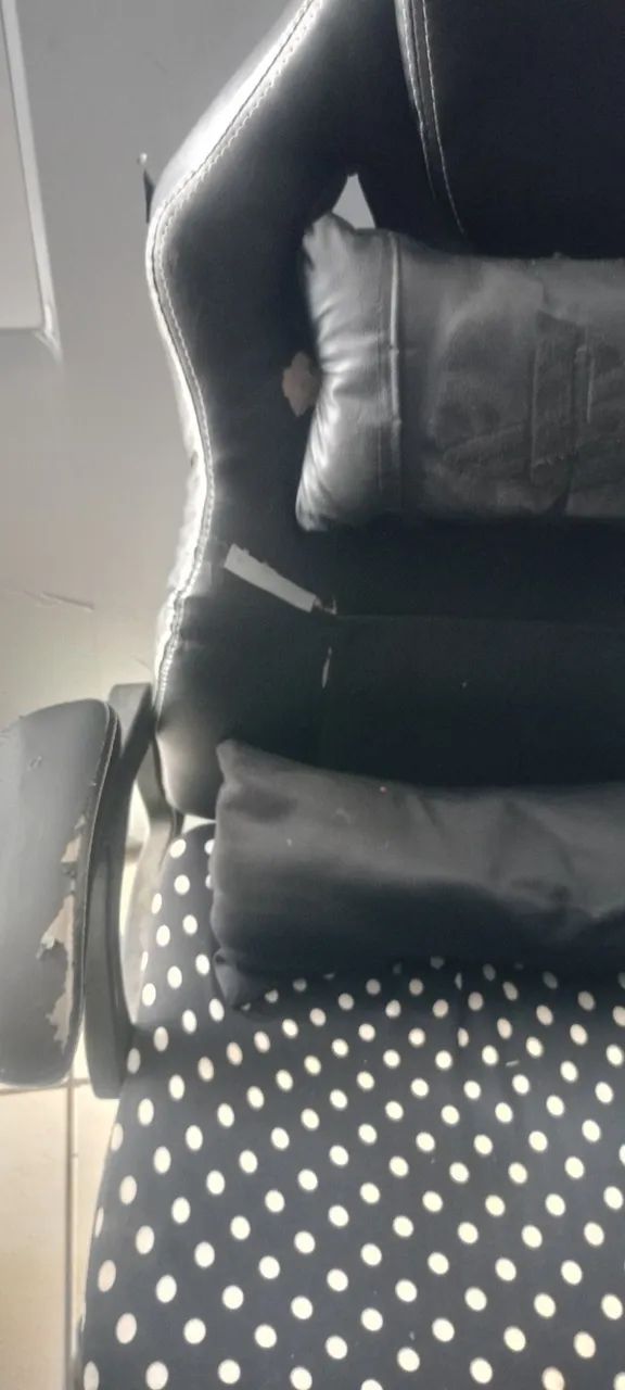 CADEIRA GAMER COURO AJUSTE DE ALTURA ENCOSTO DE CABEÇA E LOMBAR C/ DETALHES R$150,00 - Foto 5