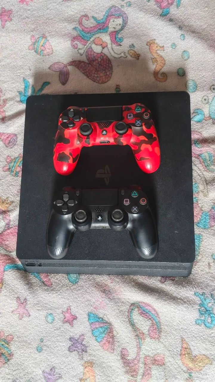 Playstation 4 com 2 controles e Jogos