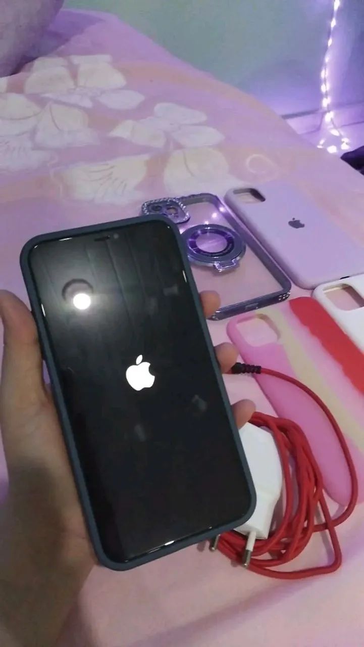 Iphone 11 pro max vendo ou troco em notebook ou ps4 - Foto 3