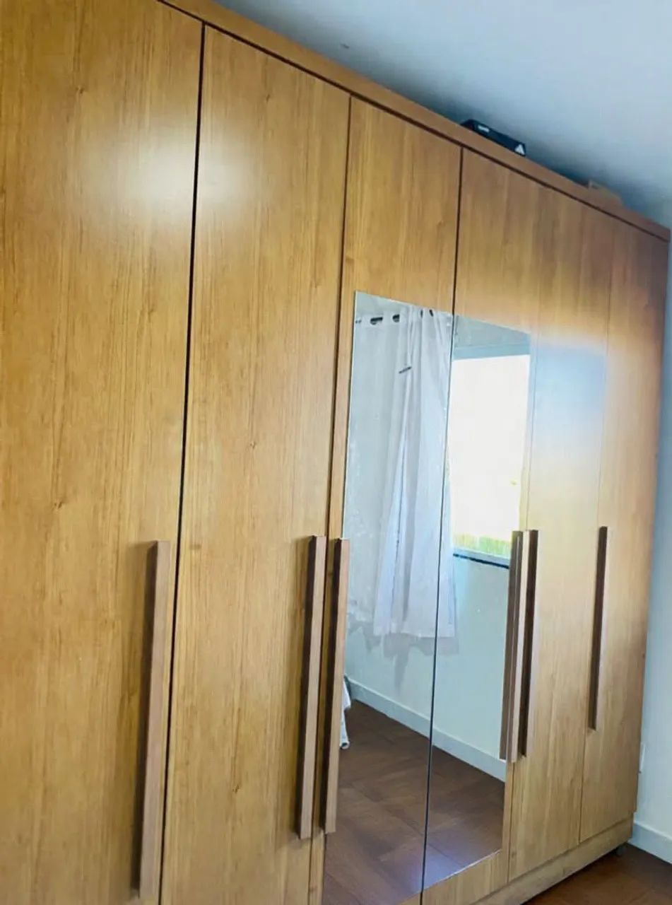 Quadra roupa - semi-novo 