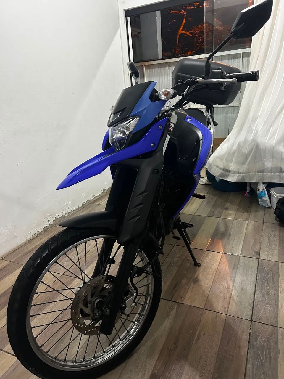 Lander xtz baixa km estado de nova - Foto 3