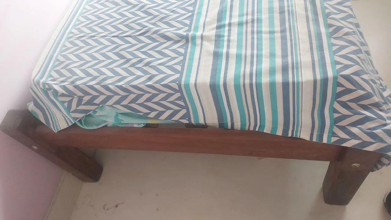 Cama de solteiro em sucupira com colchão  - Foto 4