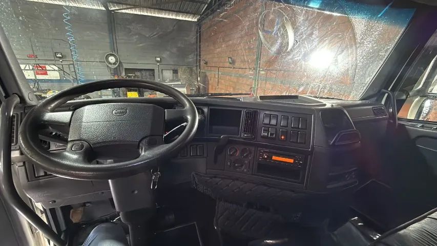VOLVO FH 460 2014 6X2 GLOBETROTTER - Foto 6