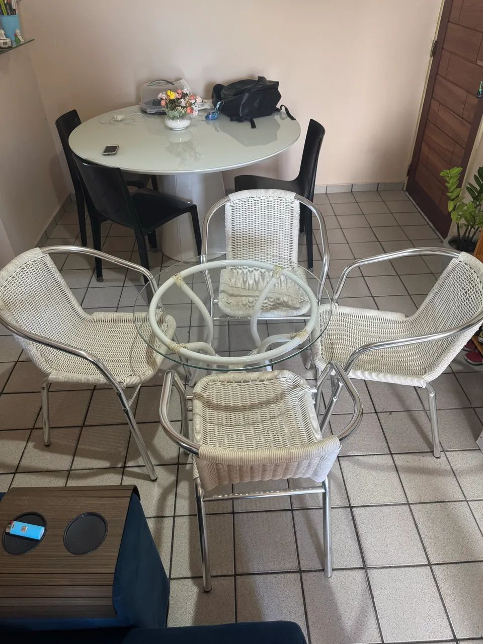 Conjunto de centro com 04 cadeiras
