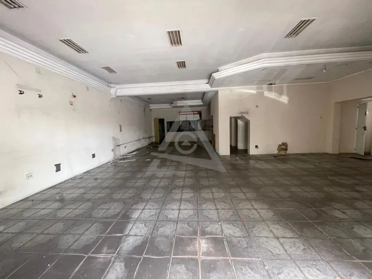 Salão à venda e para alugar em Campinas, Jardim dos Oliveiras, com 410 m² - Foto 3