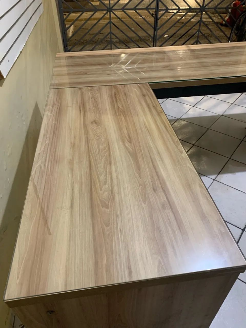 VENDO MESA DE ESCRITÓRIO EM L - Foto 4