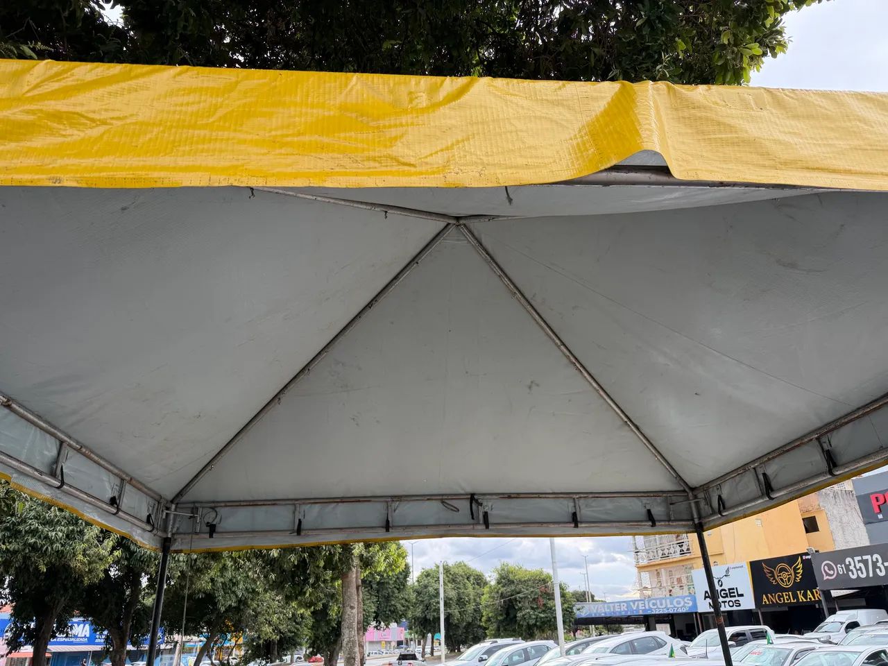 Tenda 4x4  espaço para 2 carros .  - Foto 2