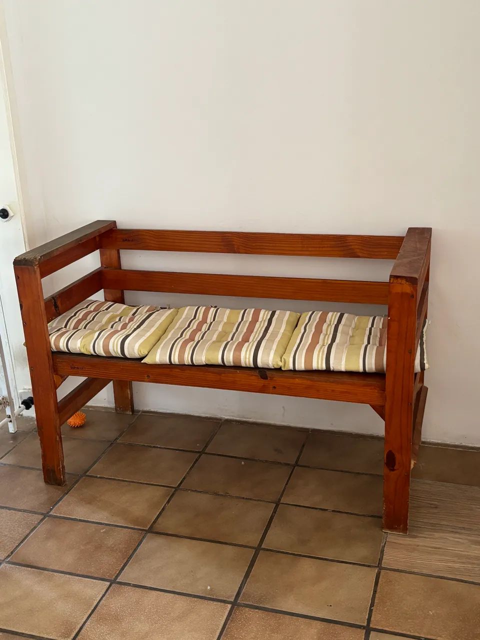 Banco tipo Sofá Madeira  - Foto 2