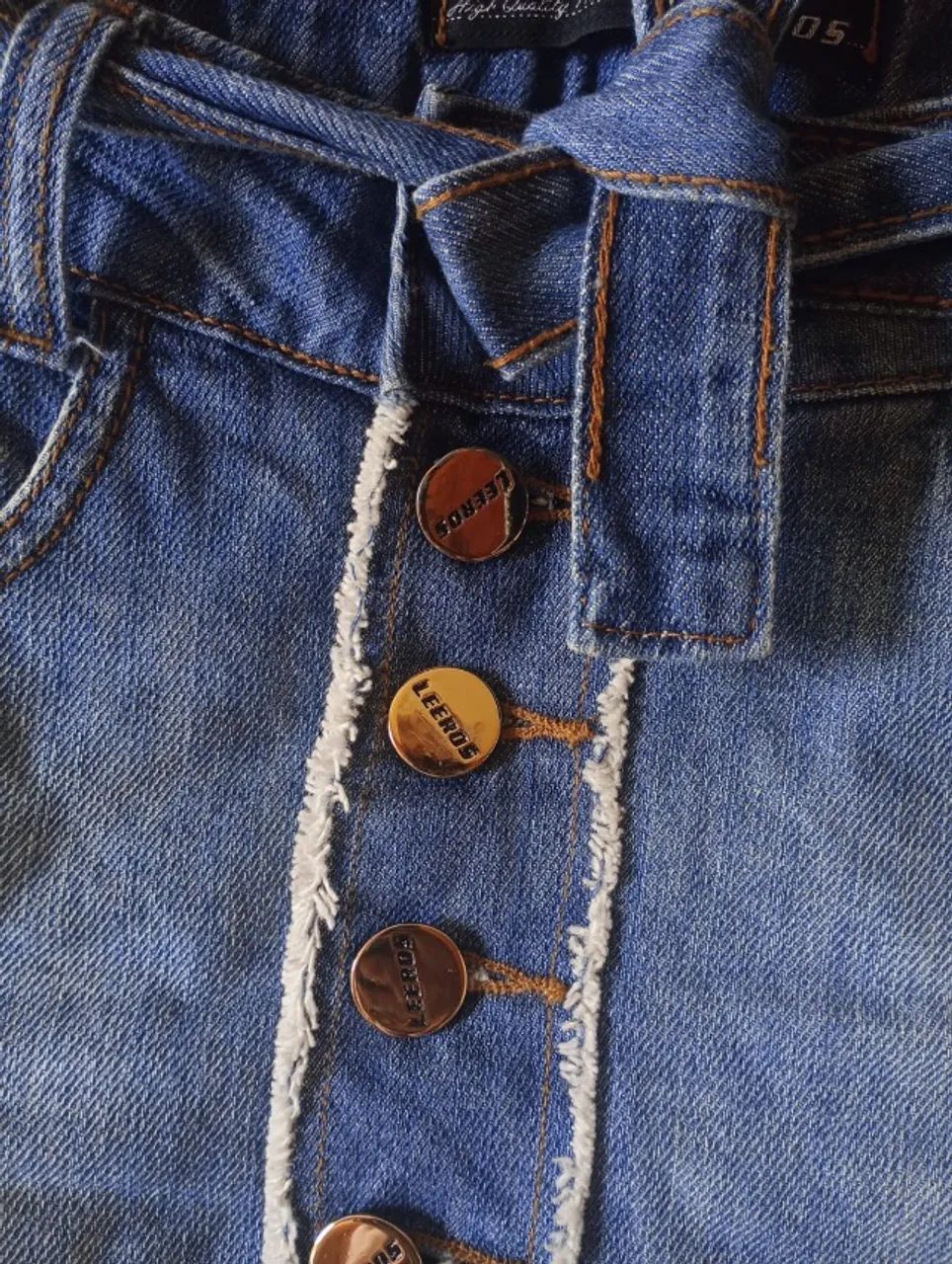 Saia jeans com botões + faixa - Foto 4