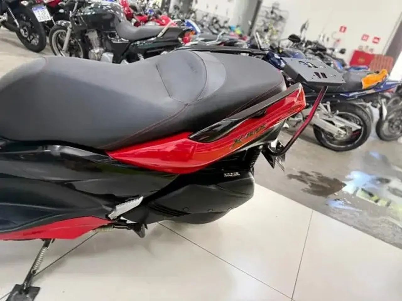 YAMAHA XMAX ABS - Foto 4
