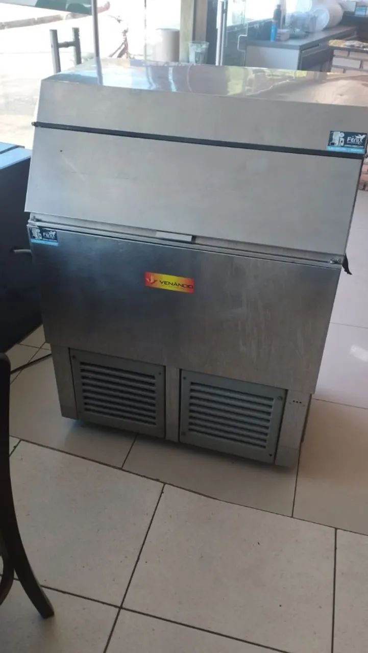 Máquina de gelo Venâncio 