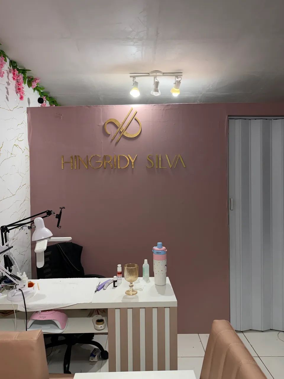 Vendo material de salão  todo perfeito( espaço é alugado )  - Foto 3