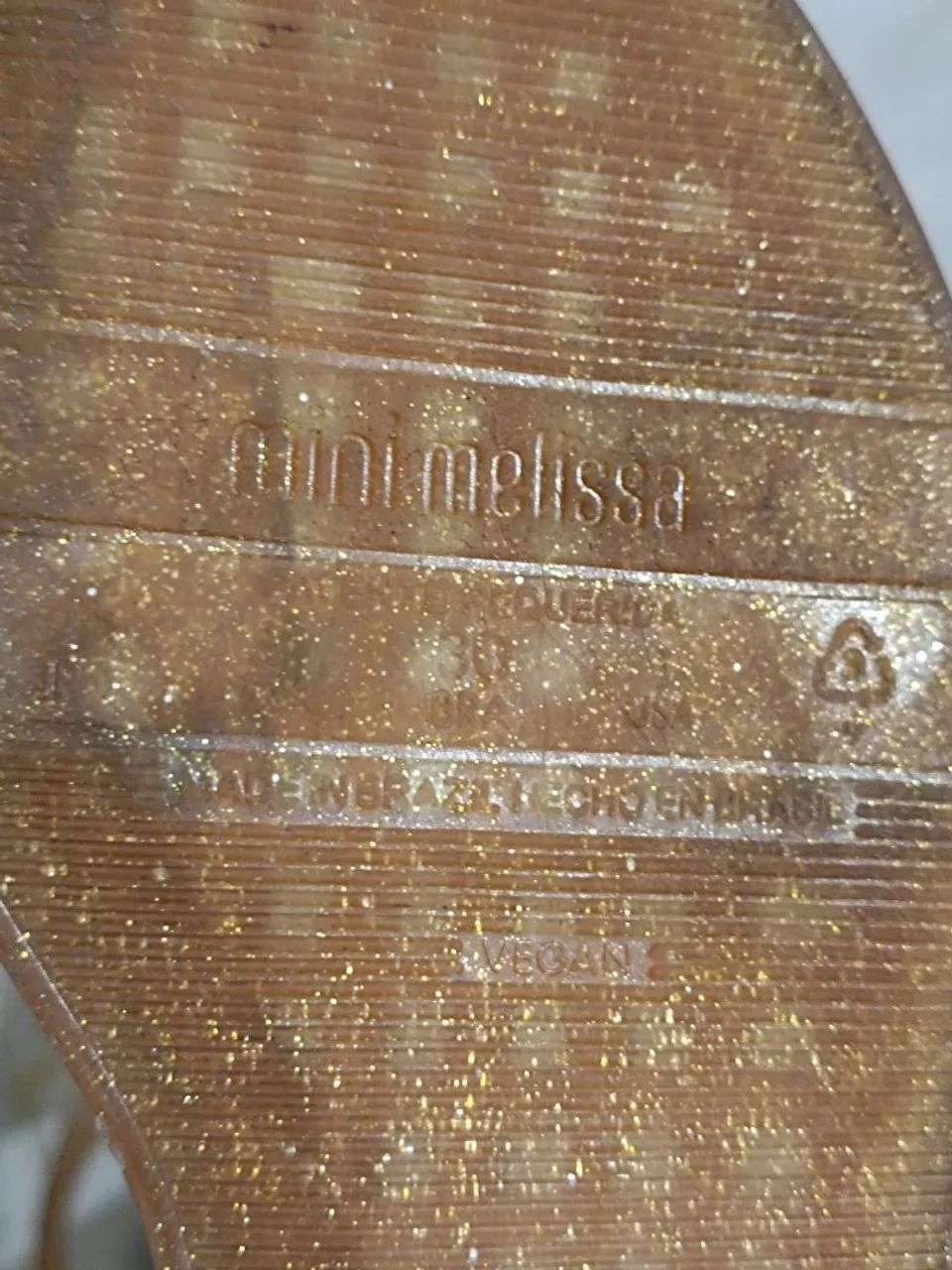 Mini Melissa dourada com glitter e laço. N °30 - Foto 4
