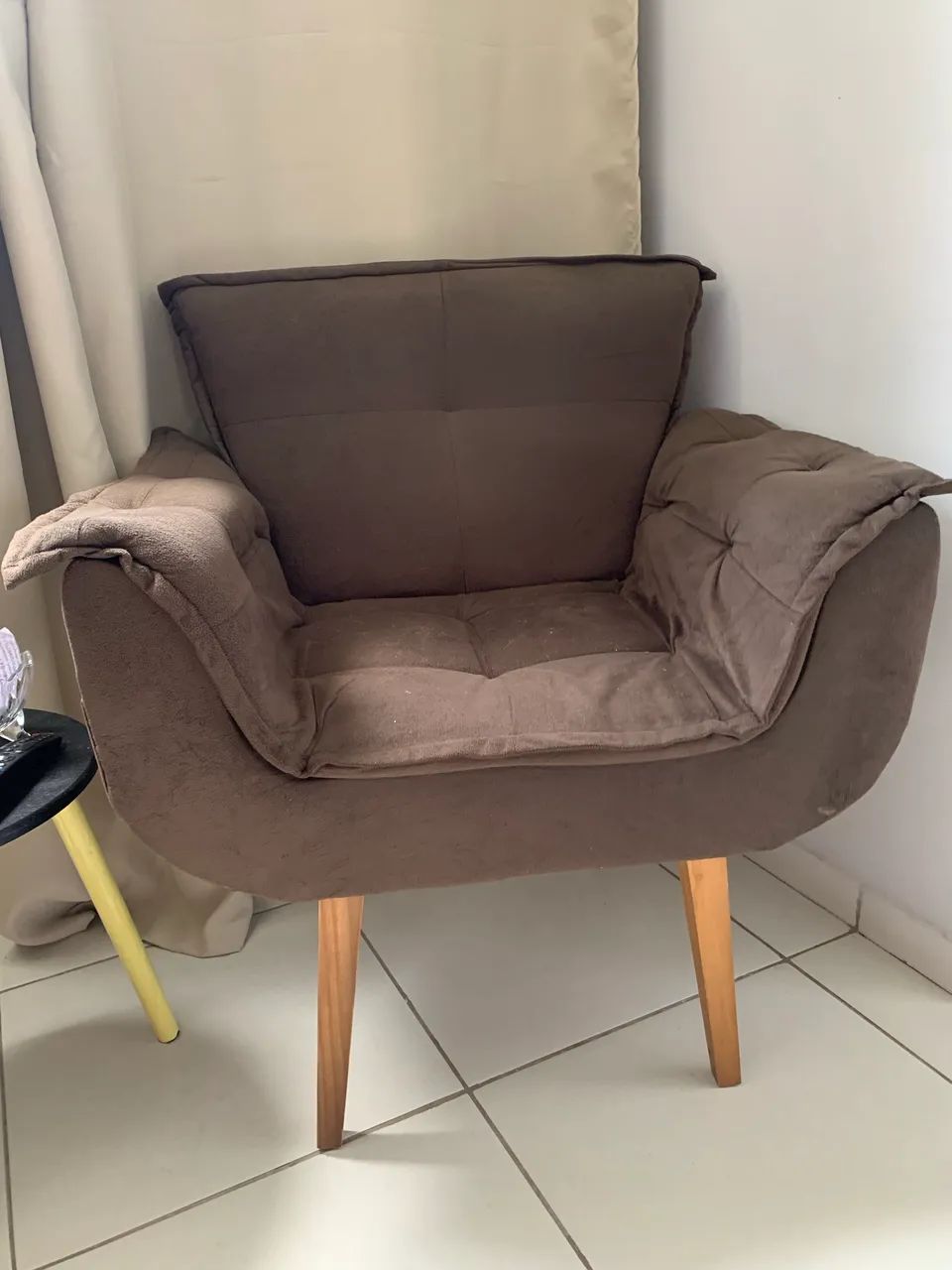 KIT POLTRONAS E SOFÁ 3 LUGARES64962680689795120