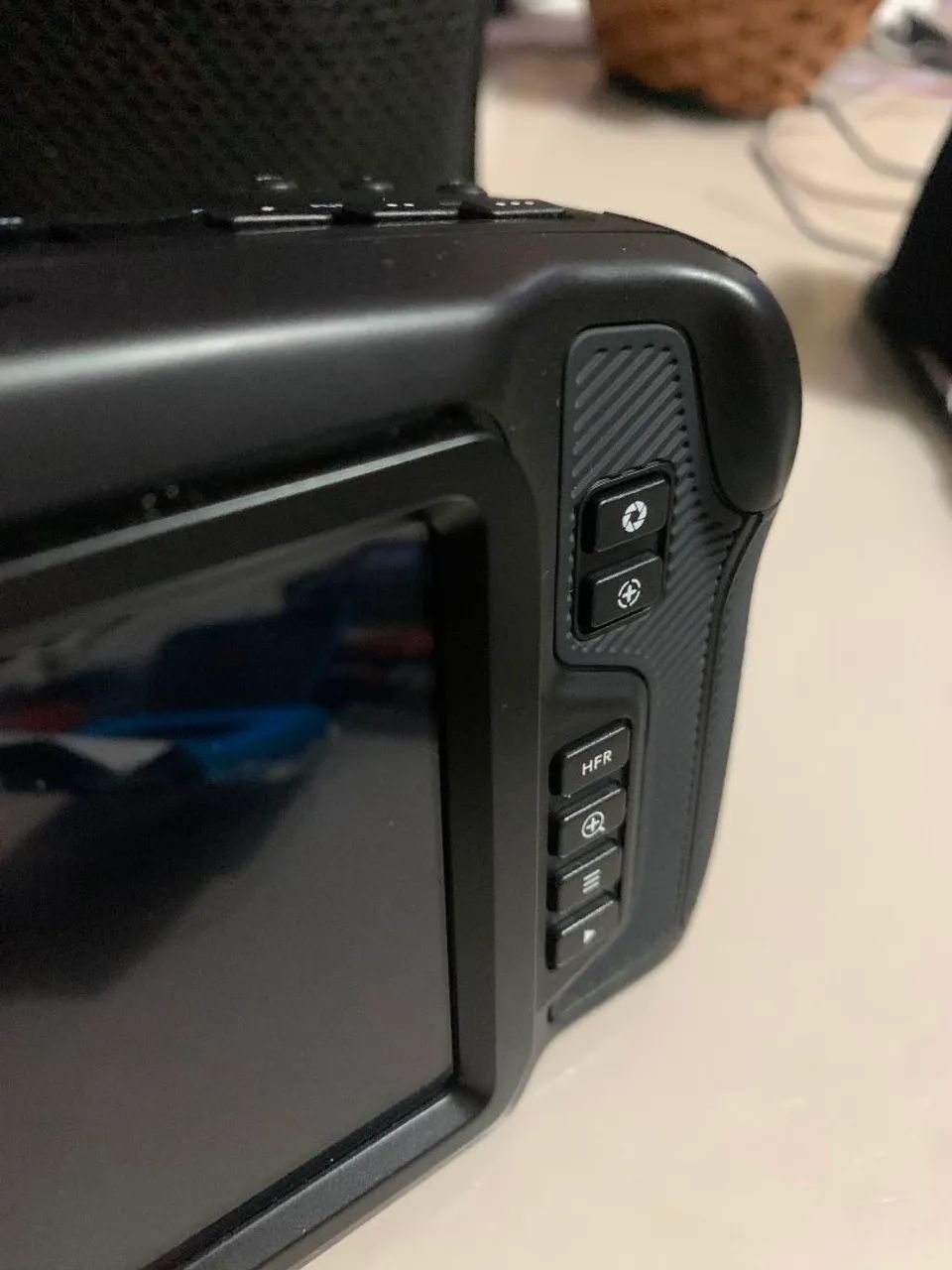 blackmagic pocket cinema 4k com 16mm 1.4 - Foto 5