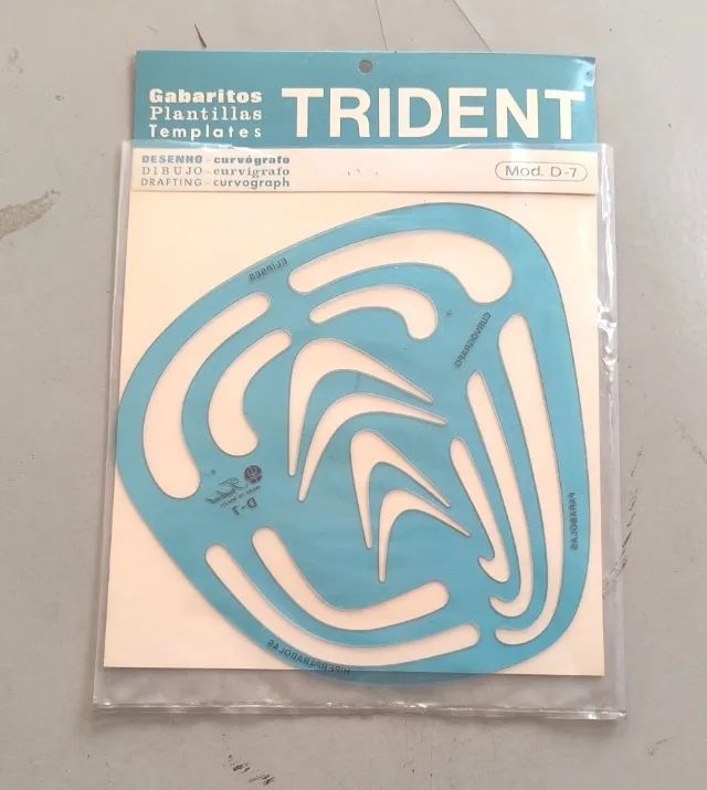 Kit de gabaritos da marca Trident para desenhos artísticos
