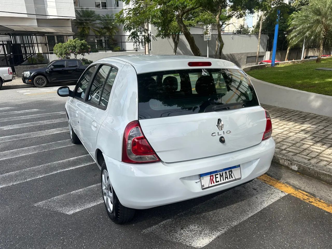 Renault Clio Expression Hi-flex 1.0 16V 5P 2016 - Foto 5