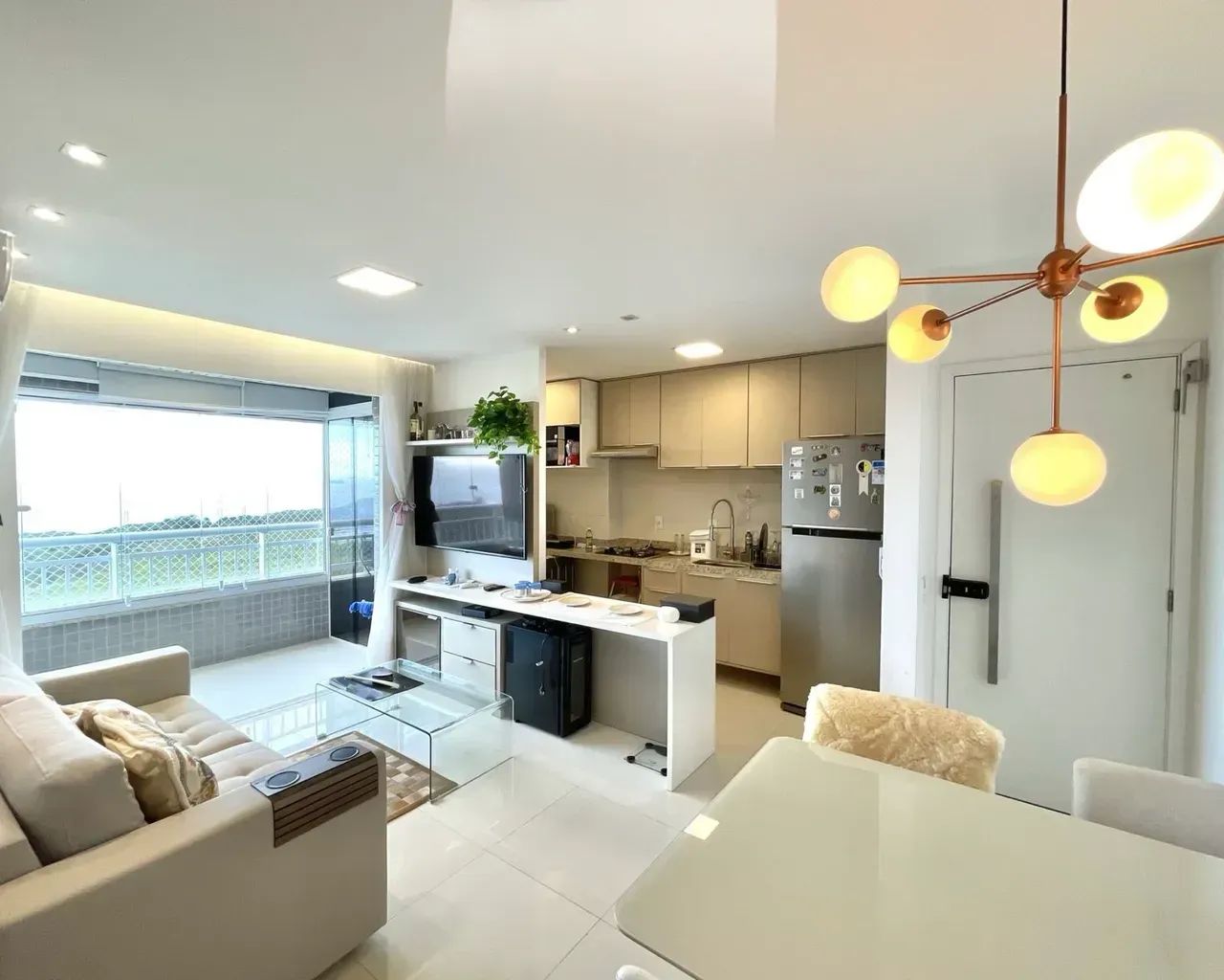 Ed. Arpoador | 62m² | 2 Quartos (Suíte) | Vista Mar | 2 Vagas | Projetado