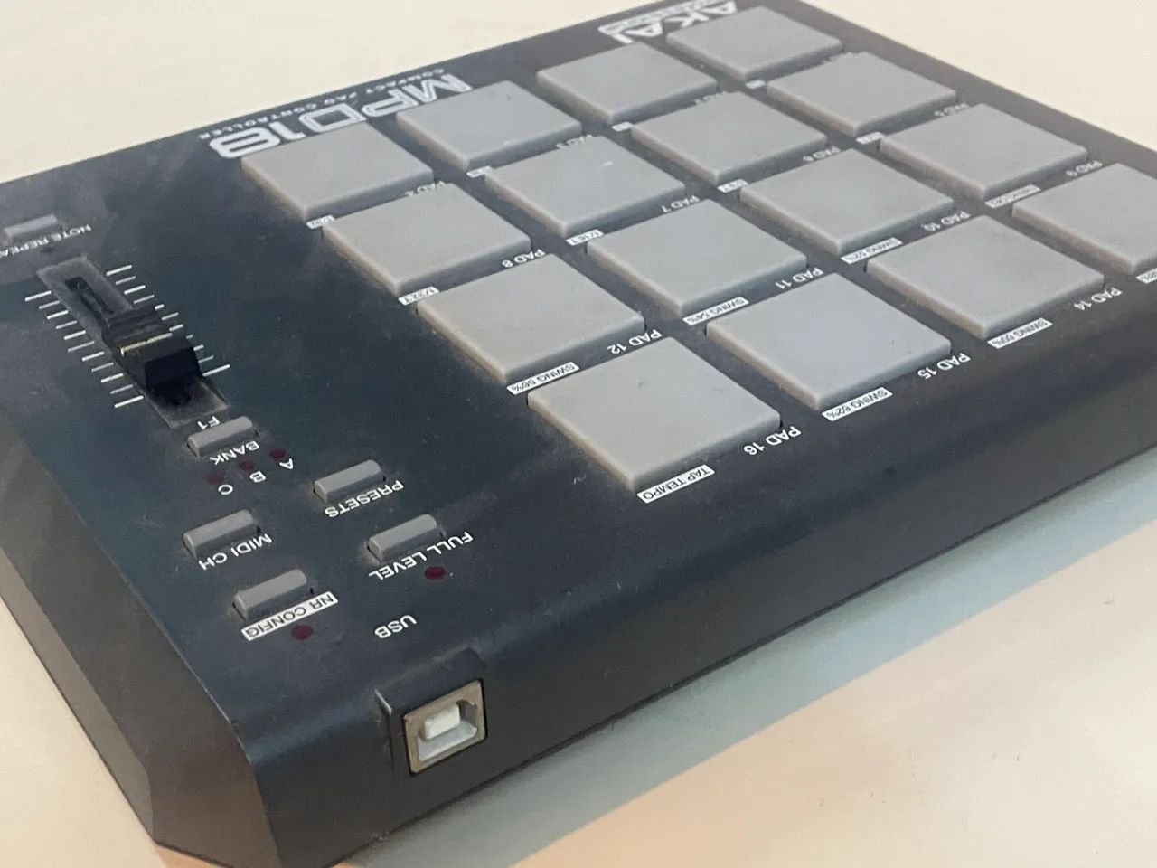 Akai MPD 18 - Foto 2