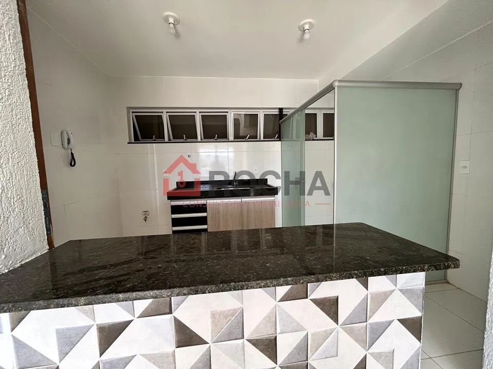 Quadra 6 - Apartamento novo, com suíte e varanda, elevador e garagem - Foto 5