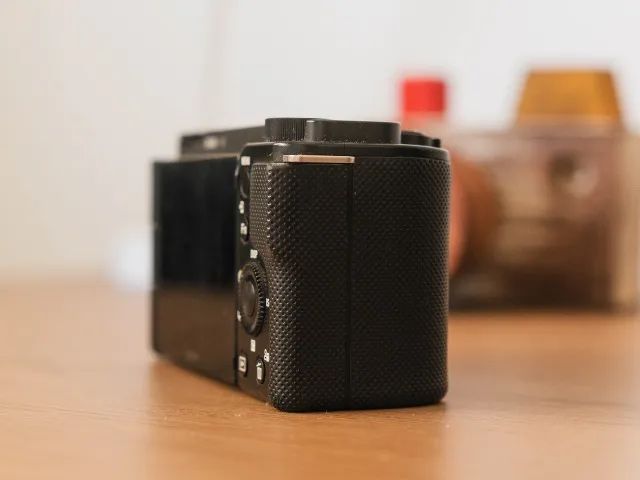 Vendo Câmera Sony ZV-E10 I - Foto 5