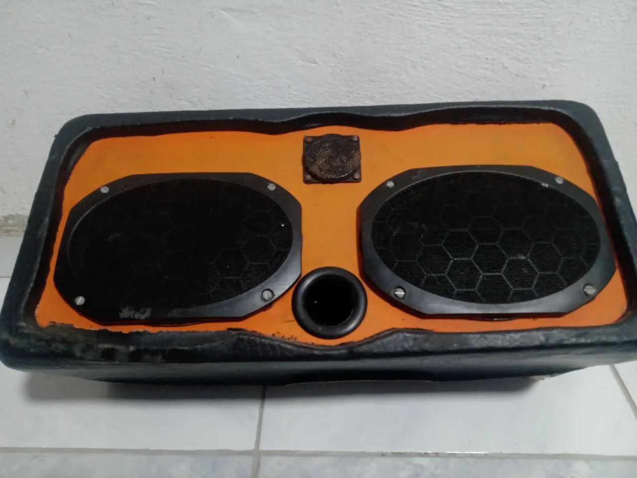Caixa de som automotivo 