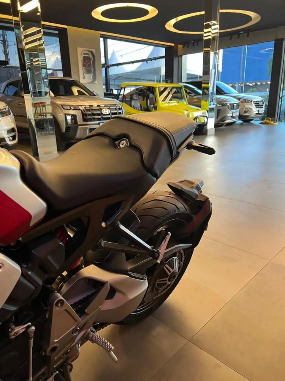 Vendo está linda moto - Foto 4