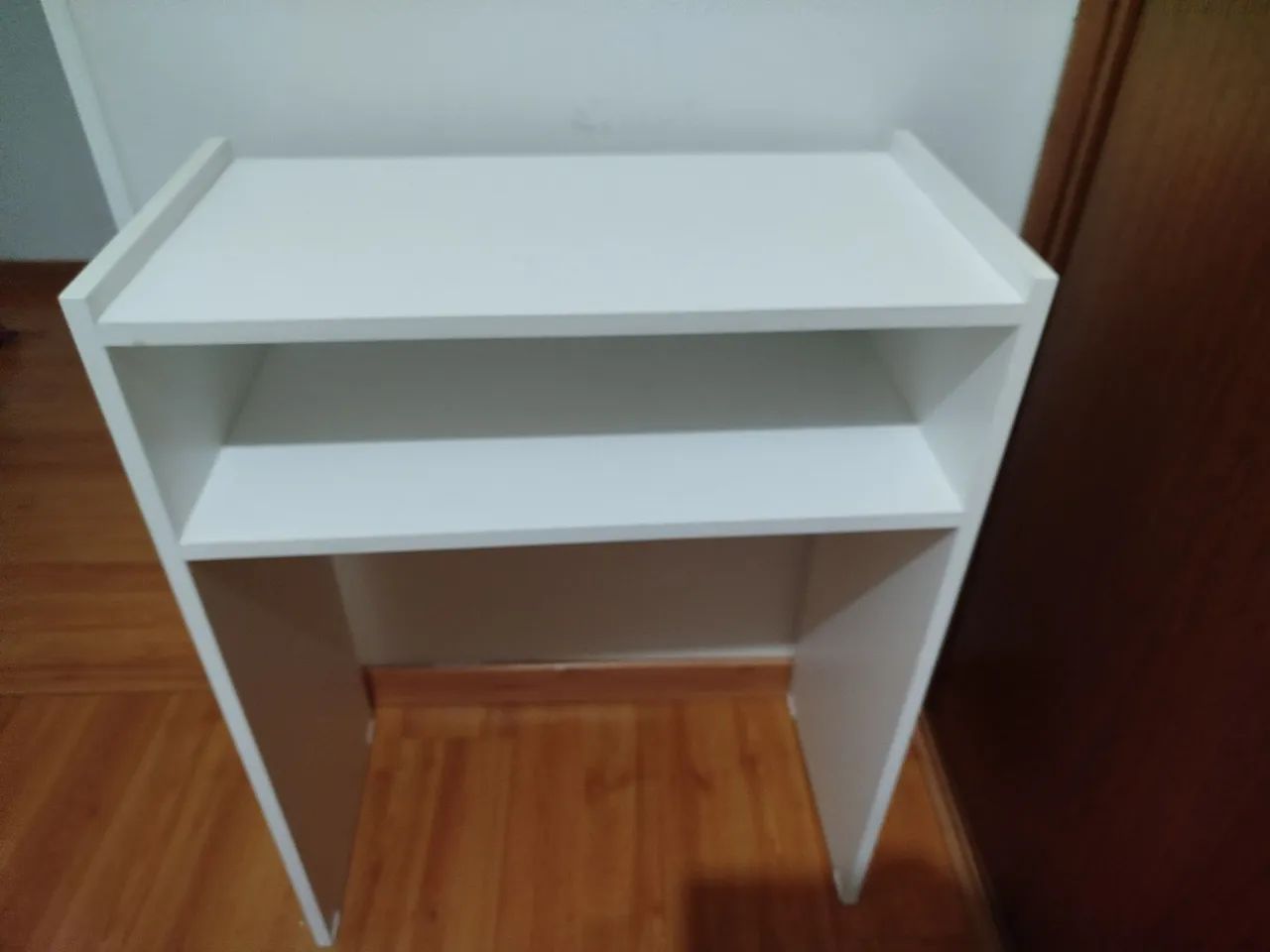 Mesa compacta para Home Office 