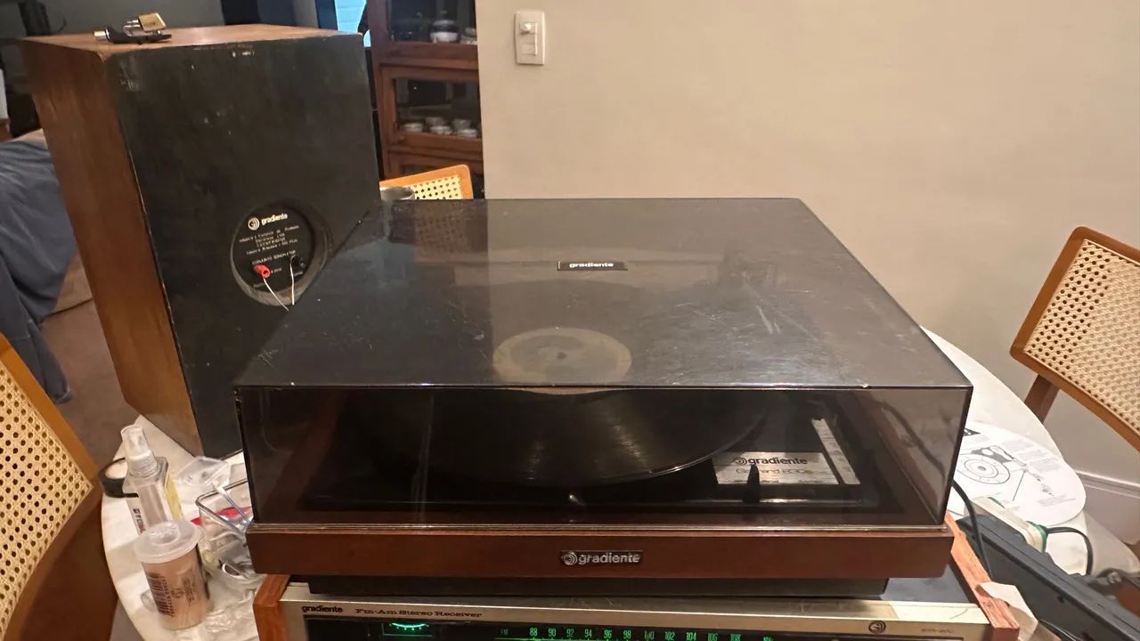 Toca discos Gradiente Garrard 830s