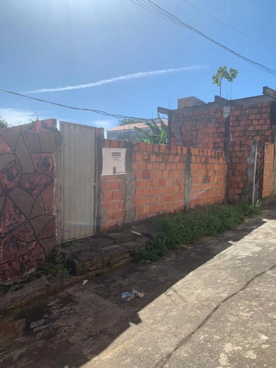 VENDE- SE UMA CASA