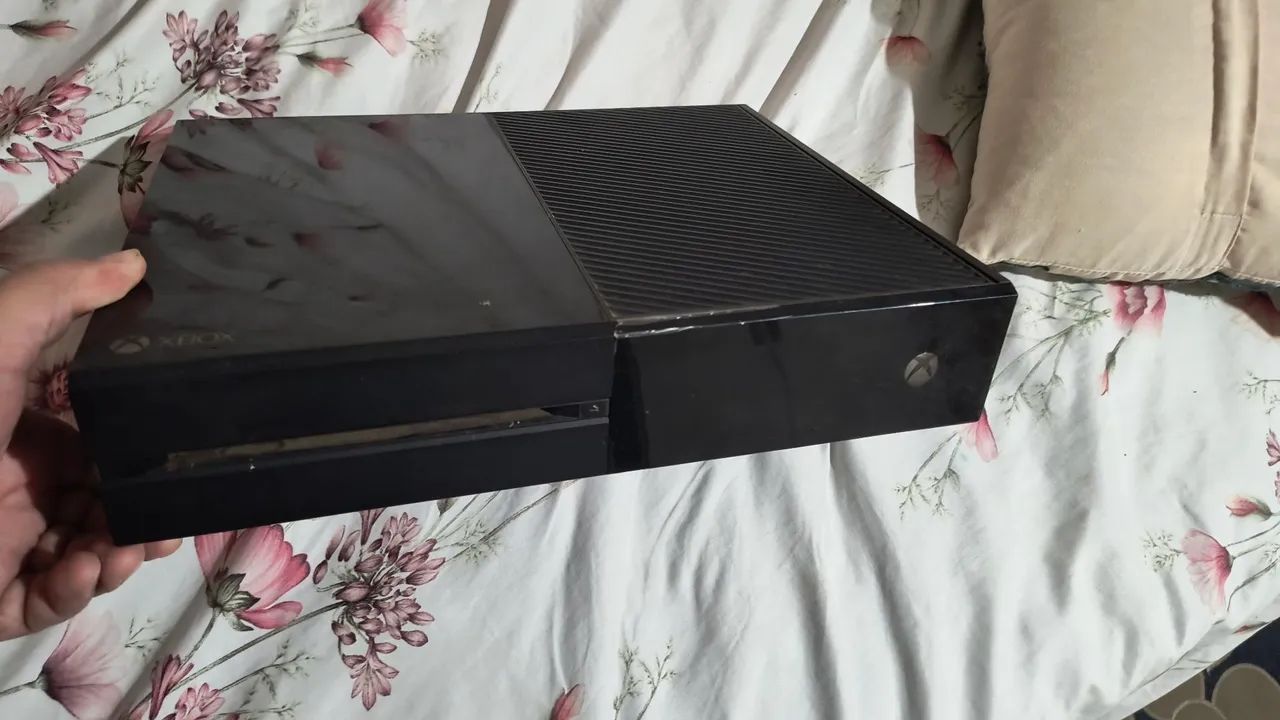 XBOX ONE - Em ótimo estado e funcionando perfeitamente. - Foto 2