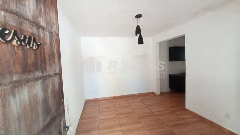 Casa de vila linear, desocupada, com suíte em Campinho. - Foto 3