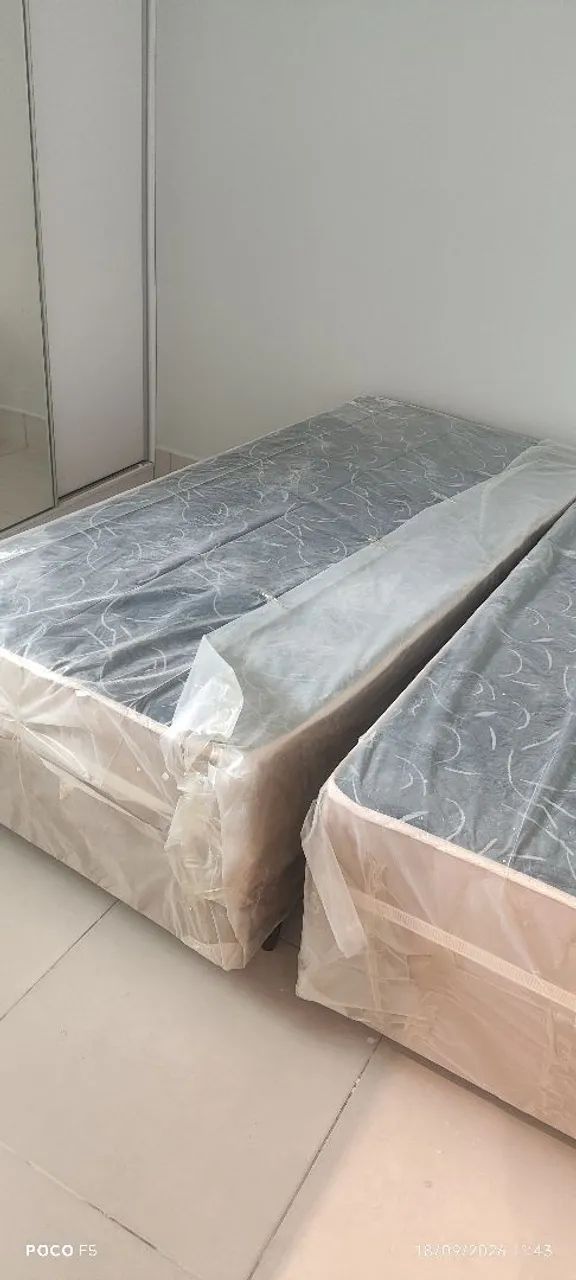 Cama box solteiro nunca usada ainda no plástico