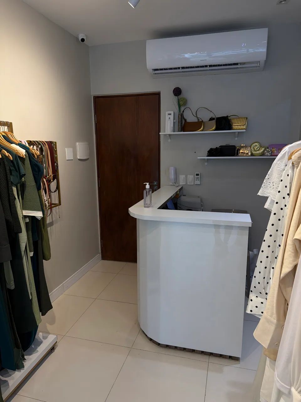 REPASSO PONTO COMERCIAL LOJA DE ROUPA PRONTA PARA VENDER - Foto 5