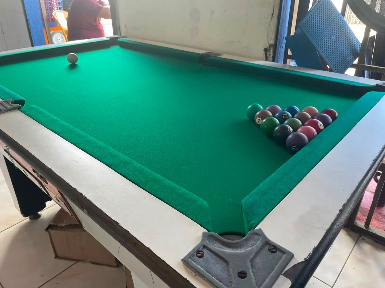 Mesa de sinuca com 4 tacos e 15 bolas - Foto 2