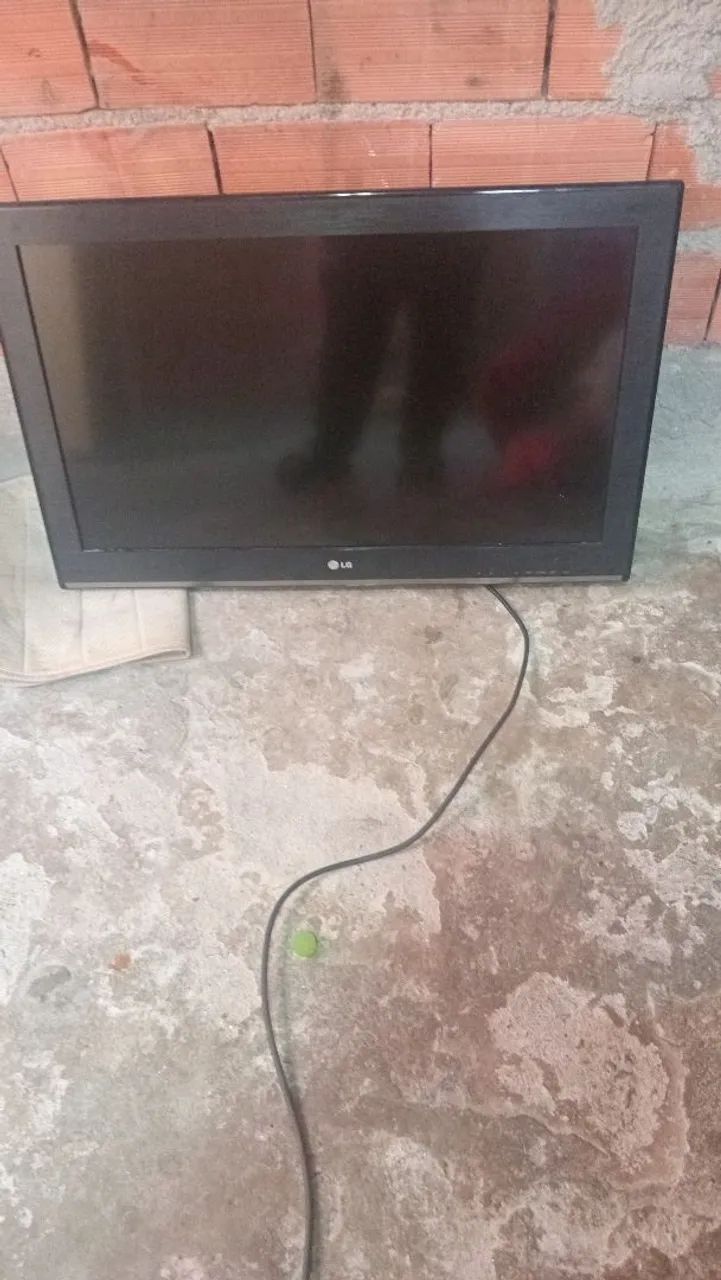Vendo TV 40 polegadas mas n é smart mas é novinha  quero 400 reais - Foto 2