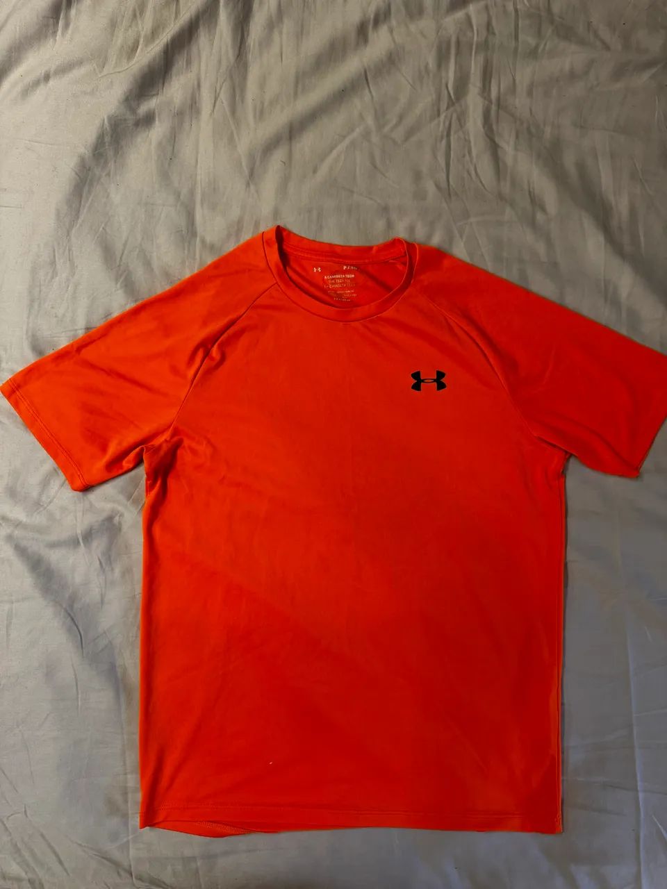Camiseta Under Armour tamanho P - Foto 5
