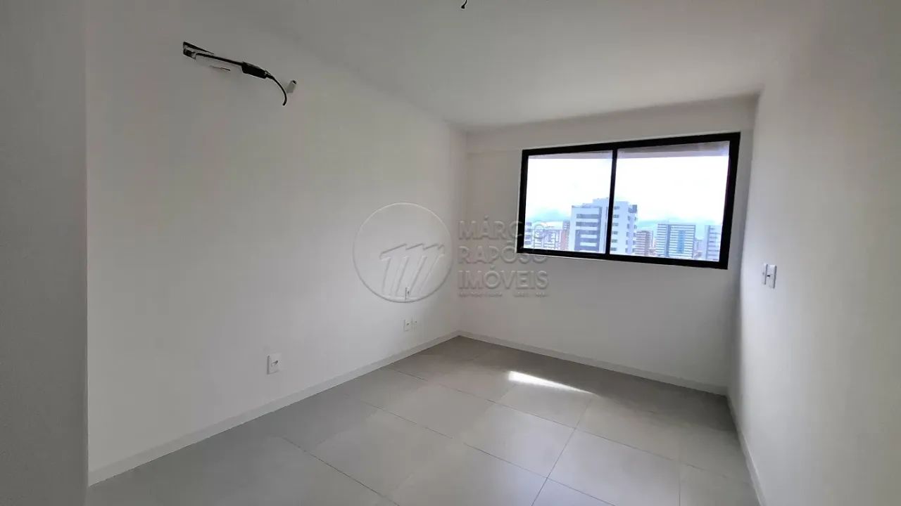 Apartamento com 3 Quartos e Varanda à venda no Edf. Ravenna na Ponta Verde - Foto 4